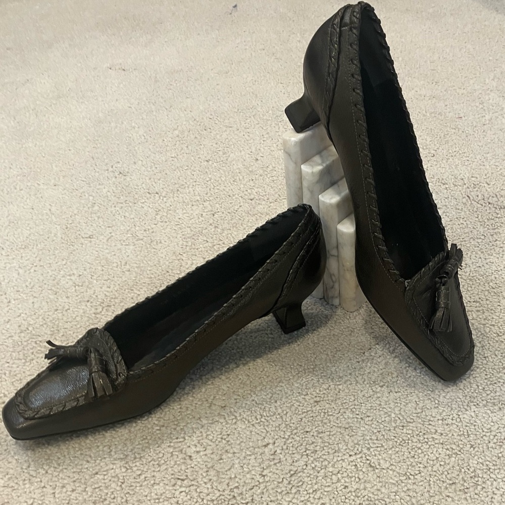 Stuart Weitzman Bronze Brown Pumps
